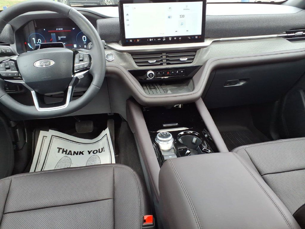 Certified 2025 Ford Explorer Platinum w/ Ultimate Package AWD/4WD image 13