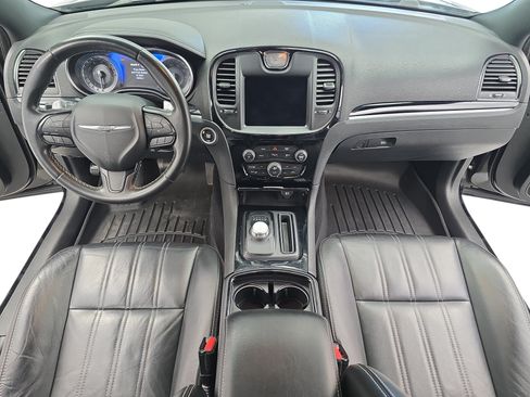Used 2021 Chrysler 300 S w/ S Model Appearance Package RWD image 9