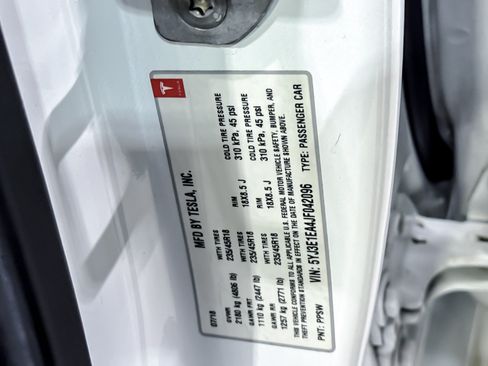 Used 2018 Tesla Model 3 Long Range RWD image 28