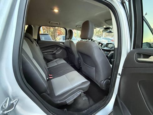 Used 2019 Ford Escape SE FWD image 9