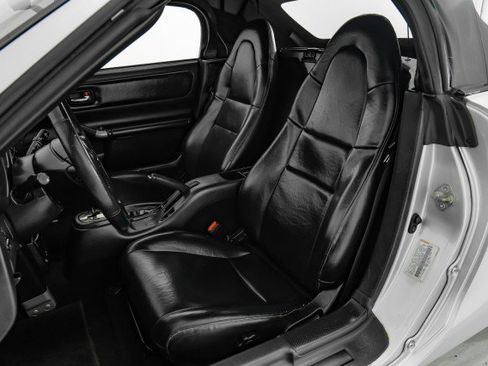 Used 2002 Toyota MR2 image 25