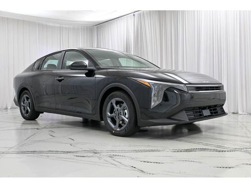 New 2025 Kia K4 image 2