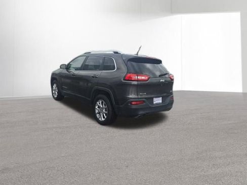 Used 2015 Jeep Cherokee Latitude w/ Comfort/Convenience Group AWD/4WD image 3