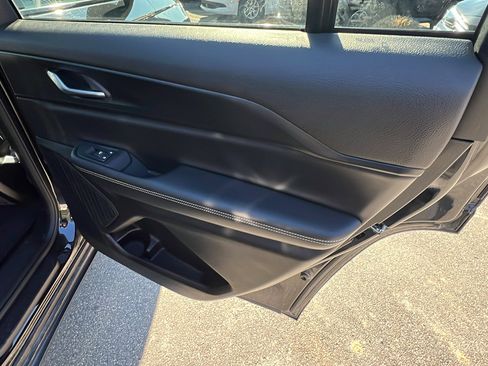 Used 2025 Jeep Grand Cherokee L Altitude image 21