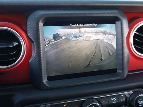 Used 2023 Jeep Wrangler Unlimited Rubicon w/ Cold Weather Group image 18