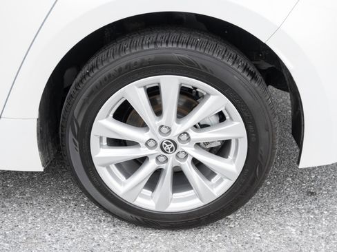 Used 2024 Toyota Corolla LE image 33