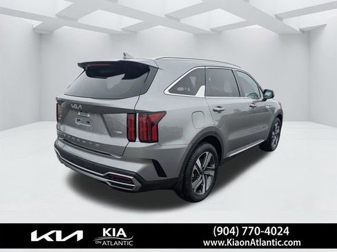 Used 2022 Kia Sorento SX image 3