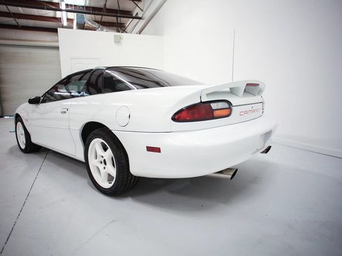 Used 2000 Chevrolet Camaro Z28 w/ SS Performance/Appearance Pkg image 6