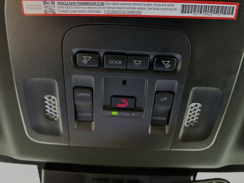 Used 2025 Toyota Camry SE w/ Multimedia Upgrade Package image 21