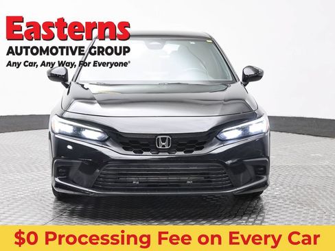 Used 2022 Honda Civic Sport image 2