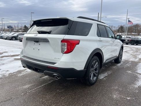Certified 2023 Ford Explorer XLT w/ Equipment Group 202A image 4