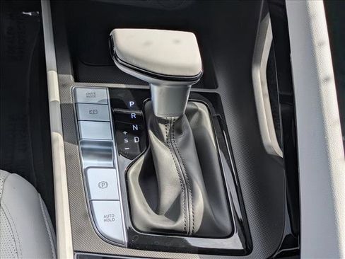 New 2025 Hyundai Elantra Limited image 15