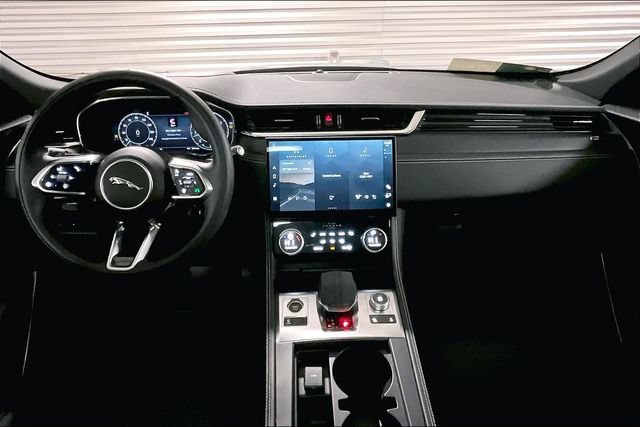 Certified 2025 Jaguar F-PACE R-Dynamic S AWD/4WD image 18
