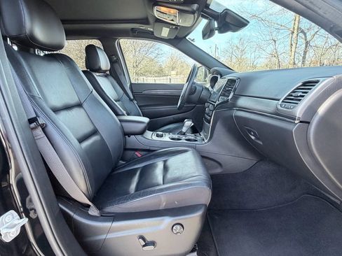 Used 2022 Jeep Grand Cherokee Limited w/ Tech Group image 21