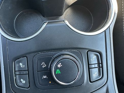 Used 2023 GMC Terrain SLE w/ Driver Convenience Package image 22