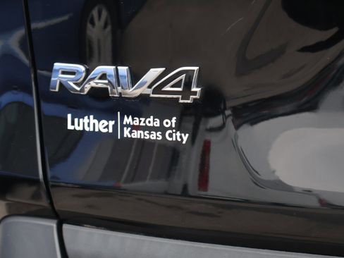 Used 2020 Toyota RAV4 Limited image 16