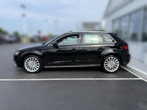 Used 2018 Audi A3 e-tron Premium Plus w/ Technology Package FWD image 4