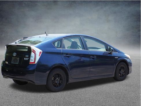 Used 2018 Toyota Prius Two w/ Prius Two Safety Plus Package FWD image 16