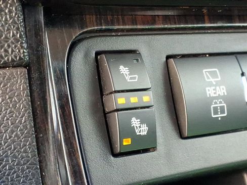 Used 2016 Chevrolet Traverse LT w/ Style and Technology Package image 9