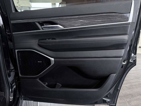 Used 2022 Jeep Wagoneer Series III w/ Premium Group I image 26