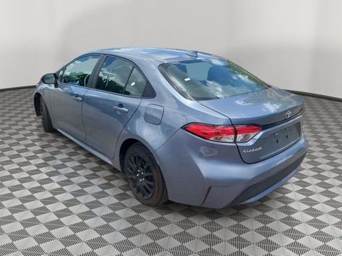 Used 2021 Toyota Corolla LE FWD image 3