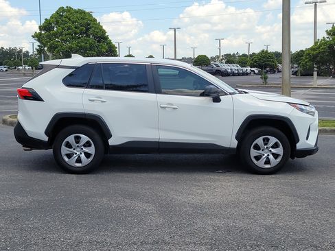 Used 2025 Toyota RAV4 LE AWD/4WD image 8