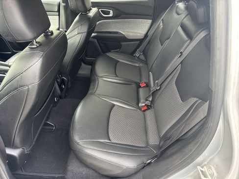 Used 2024 Jeep Compass Latitude AWD/4WD image 20