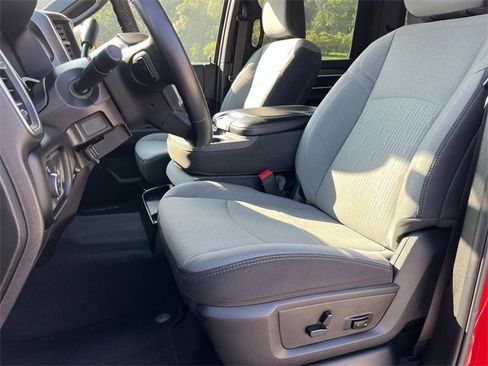 Used 2024 RAM 3500 Big Horn image 32