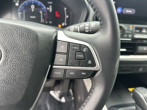 Certified 2025 Toyota Grand Highlander FWD image 20