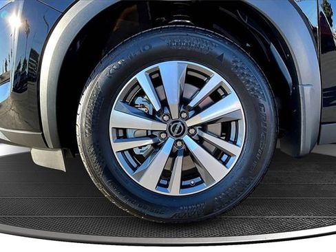 New 2025 Nissan Pathfinder SL image 13