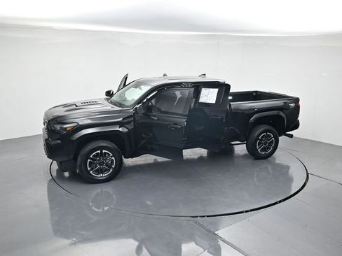 Used 2025 Toyota Tacoma TRD Sport image 42