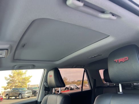 Used 2020 Toyota 4Runner TRD Off-Road Premium w/ Moonroof Package AWD/4WD image 32