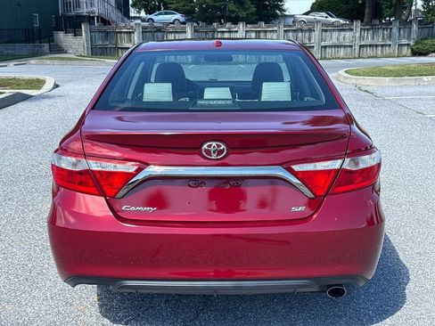 Used 2015 Toyota Camry SE w/ Moonroof Package FWD image 7
