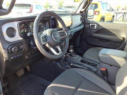 Certified 2025 Jeep Wrangler Unlimited Sahara AWD/4WD image 7