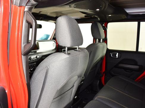 Used 2024 Jeep Wrangler Unlimited Sahara AWD/4WD image 47