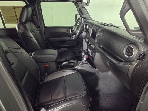 Used 2020 Jeep Wrangler Unlimited Sahara AWD/4WD image 32