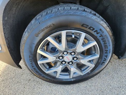 Used 2022 GMC Acadia SLE image 46