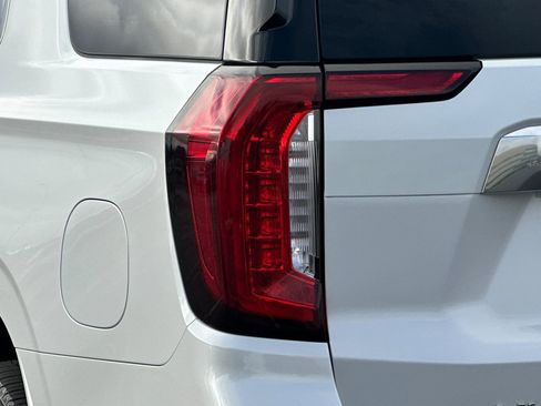 Used 2021 GMC Yukon Denali w/ Denali Premium Package image 49