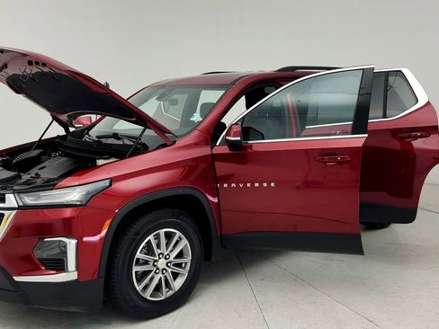 Certified 2023 Chevrolet Traverse LT FWD image 11