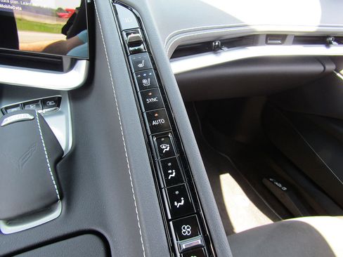 Used 2024 Chevrolet Corvette Z06 RWD image 17