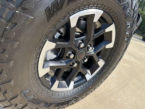 New 2025 Jeep Gladiator Rubicon image 10