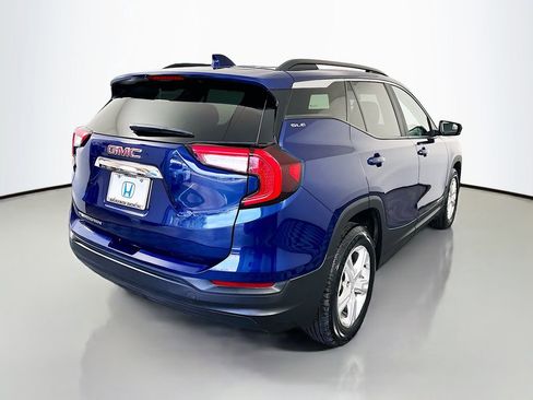 Used 2022 GMC Terrain SLE w/ Driver Convenience Package image 5