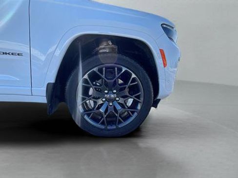 New 2026 Jeep Grand Cherokee L Summit w/ Obsidian Package image 29