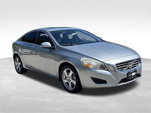 Used 2013 Volvo S60 T5 FWD image 5