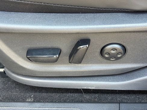 Used 2024 Nissan Ariya FWD image 17