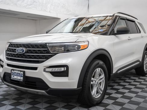 Certified 2023 Ford Explorer XLT w/ Equipment Group 202A AWD/4WD image 3