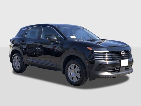 New 2025 Nissan Kicks S image 7