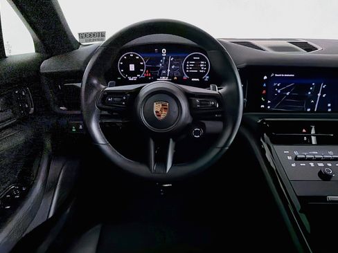 Used 2025 Porsche Panamera image 5