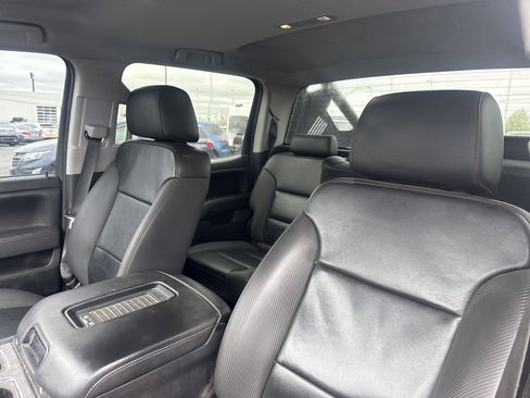 Used 2017 GMC Sierra 1500 SLT w/ All Terrain X Package AWD/4WD image 8