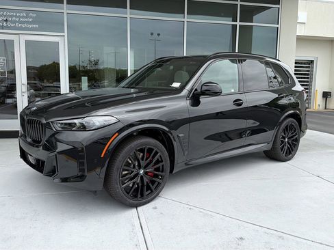 New 2026 BMW X5 sDrive40i w/ M Sport Package RWD image 1